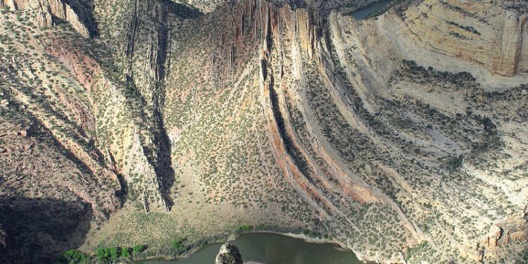 Mitten Park fault fold in the sun