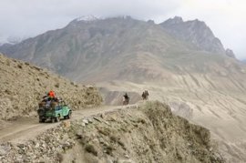 David Lama and his crew travelling.