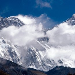 Different seasons offer different benefits when visiting Mount Everest.