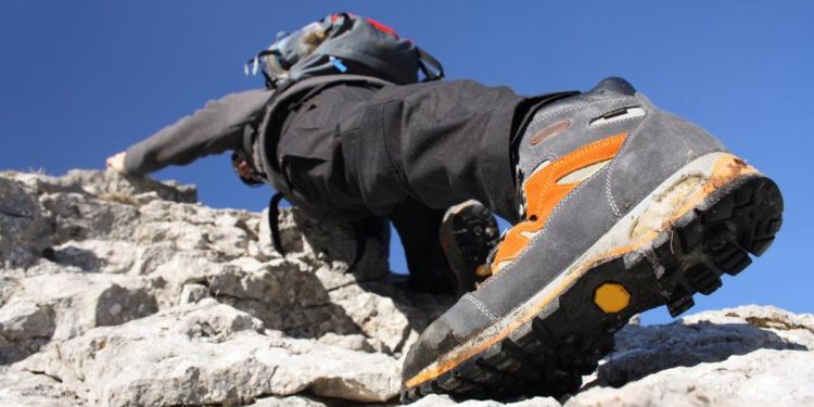 Clean climbing shoes