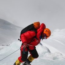 Descending Annapurna. Photo: Mingma Sherpa. Descending Annapurna. Photo: Mingma Sherpa.